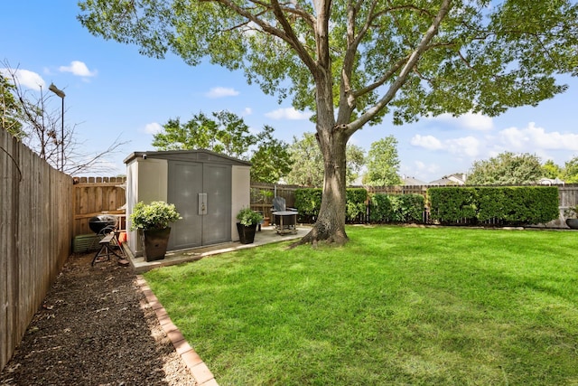 7600 Teresa Ct, North Richland Hills, TX 76182 - view of yard featuring a patio area