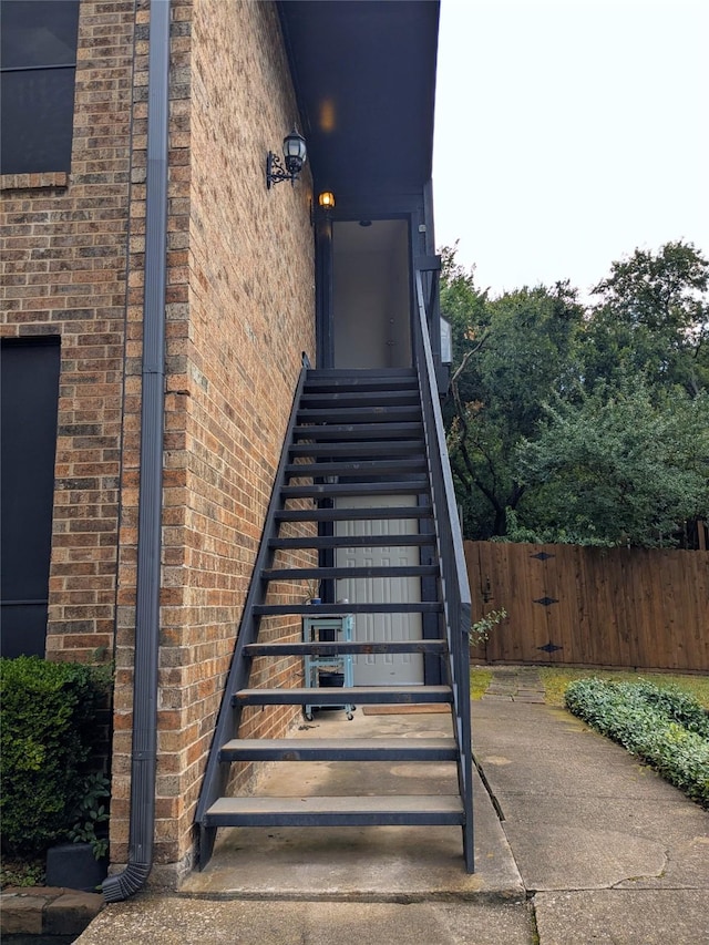 7525 Holly Hill Dr Unit 68, Dallas, TX 75231 - view of stairs