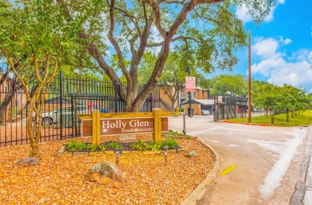 7525 Holly Hill Dr Unit 68, Dallas, TX 75231 - view of community / neighborhood sign