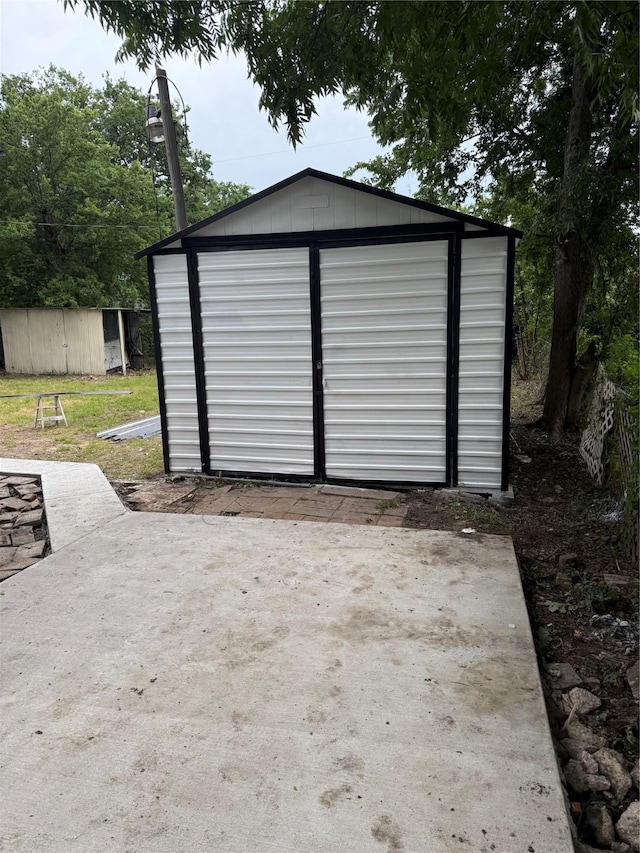 616 Hiland St, Garland, TX 75040 - view of garage