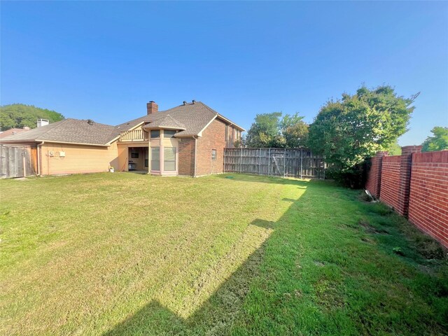 1101 Shawnee Trl, Carrollton, TX 75007 - view of yard