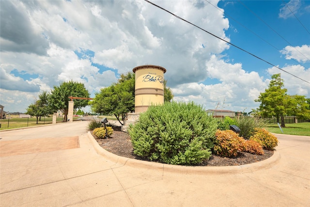 703 The Trails Dr, Blue Ridge, TX 75424 - view of community sign