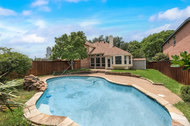 3208 Greenglen Dr, Carrollton, TX 75007 - view of swimming pool featuring a fenced backyard