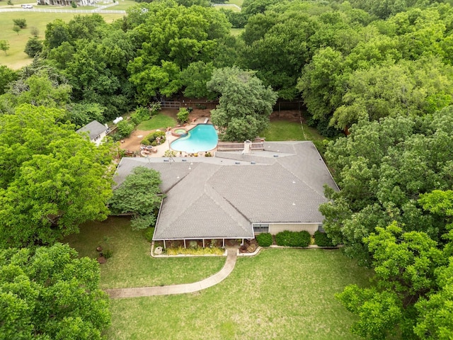 915 Cockrell Hill Rd, Ovilla, TX 75154 - view of subject property with a pool