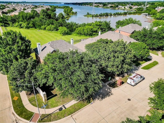 7807 Enchanted Isle Dr, Arlington, TX 76016 - aerial view of a large body of water