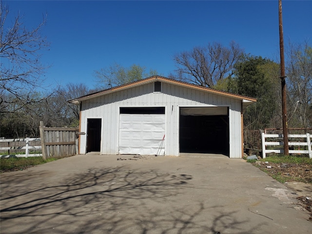 8740 County Road 2403, Tool, TX 75143 - view of detached garage