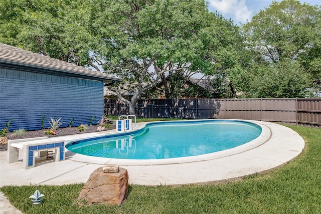 10240 Carry Back Cir, Dallas, TX 75229 - view of swimming pool featuring a fenced backyard