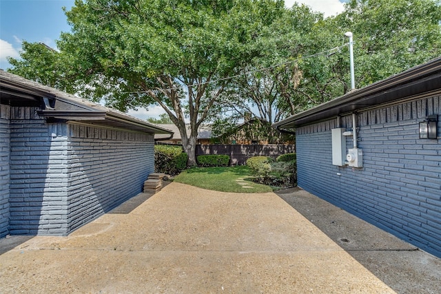 10240 Carry Back Cir, Dallas, TX 75229 - view of patio