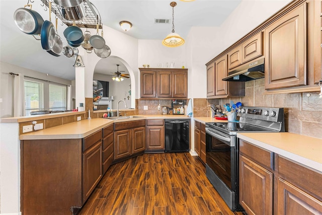 5608 Aberdeen Ct, Temple, TX 76502 - kitchen featuring electric range, under cabinet range hood, dishwasher, a sink, and a ceiling fan