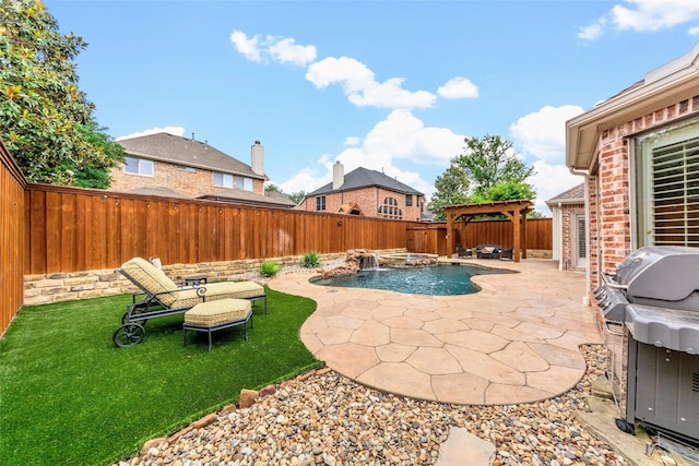 15534 Fox Meadow Ln, Frisco, TX 75035 - view of swimming pool with a patio area, a pool with connected hot tub, and a grill