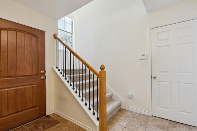 2016 Azure Pointe, Richardson, TX 75080 - foyer featuring baseboards