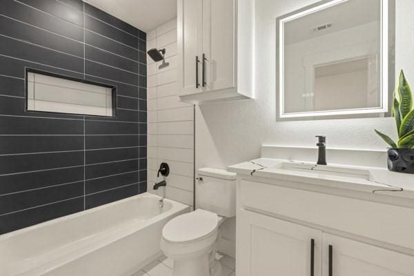 301 Bay Ct, Gun Barrel City, TX 75156 - full bathroom featuring toilet, vanity, and shower / washtub combination
