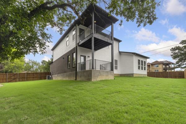 301 Bay Ct, Gun Barrel City, TX 75156 - back of house featuring a balcony