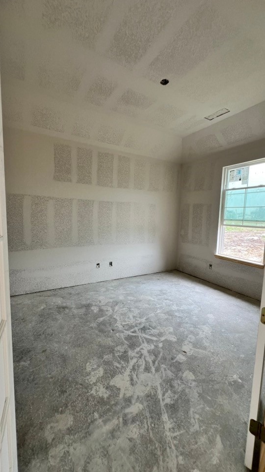 4089 Vista Oak Ct, Royse City, TX 75189 - empty room featuring concrete floors