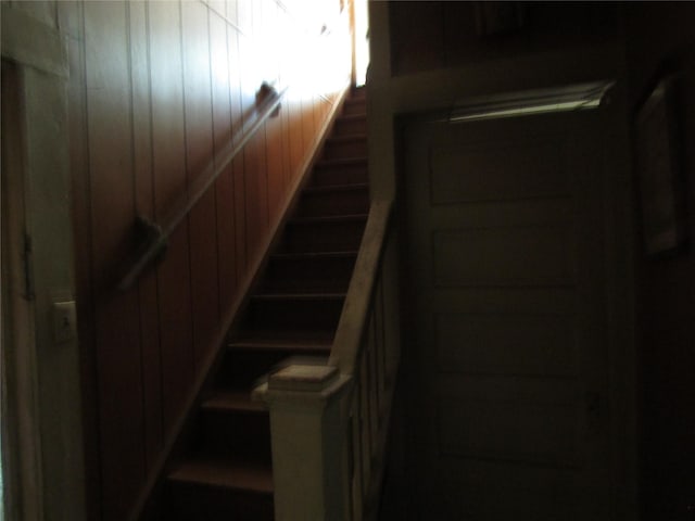 507 N Beaton St, Corsicana, TX 75110 - view of staircase