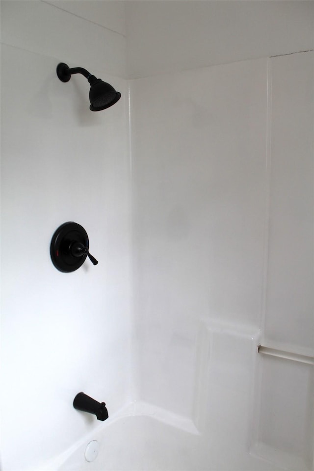 5117 Libbey Ave, Fort Worth, TX 76107 - bathroom view