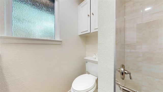 2350 Ravenwood Dr, Grand Prairie, TX 75050 - bathroom with toilet