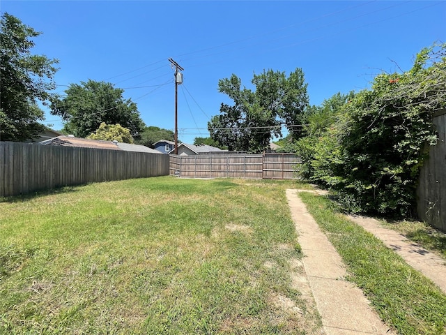 714 Beacon, Dallas, TX 75214 - view of yard