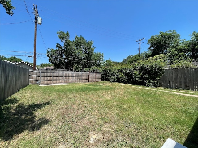 714 Beacon, Dallas, TX 75214 - view of yard