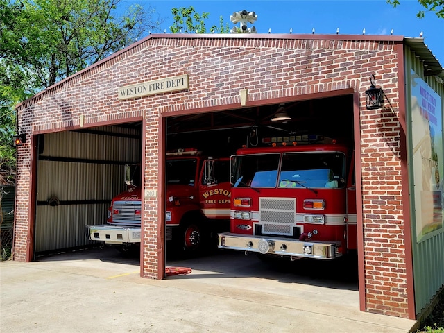 313 Chicken St, Weston, TX 75009 - view of garage