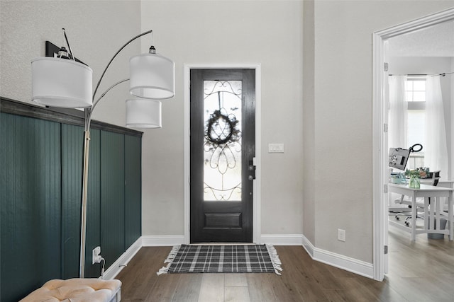 205 Big Creek Loop, Hewitt, TX 76643 - entryway featuring wood finished floors and baseboards