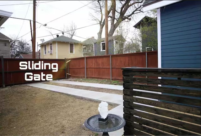 1951 College Ave, Fort Worth, TX 76110 - view of yard