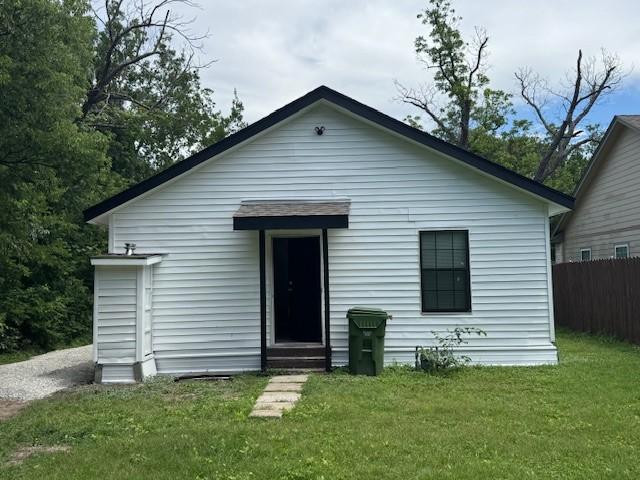1511 Gurley Ave, Waco, TX 76706 - back of house with entry steps