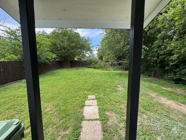 1511 Gurley Ave, Waco, TX 76706 - view of yard