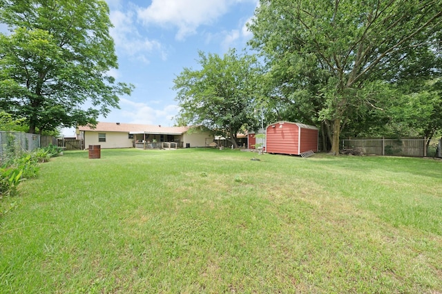 104 W Oak St, Yantis, TX 75497 - view of yard