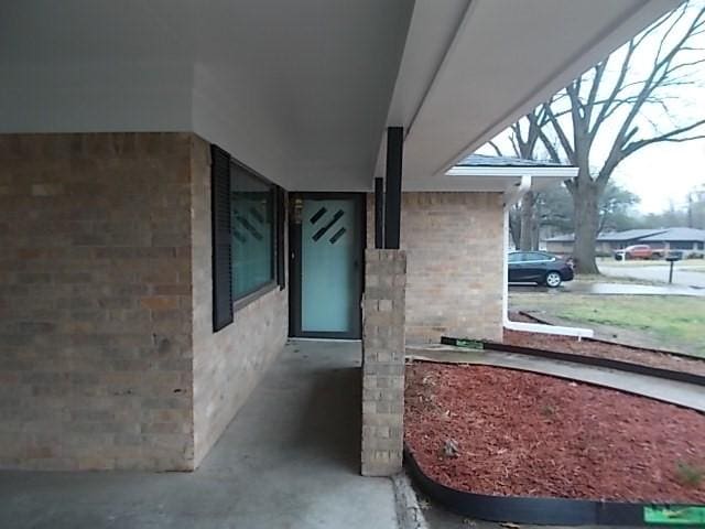 601 N 38th St, Corsicana, TX 75110 - view of property entrance