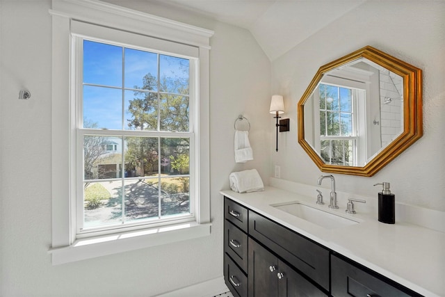 435 Allison Dr, Dallas, TX 75208 - full bath featuring vanity and vaulted ceiling