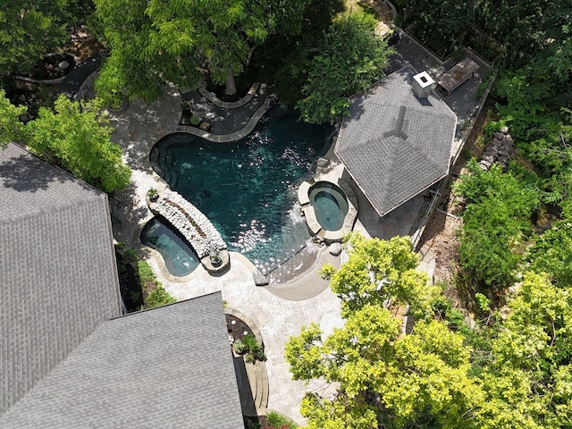 6617 Shady Creek Cir, Plano, TX 75024 - aerial view of a pool