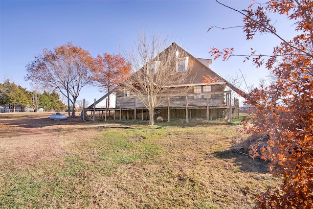 691 Bear Rd, Van Alstyne, TX 75495 - back of property with a lawn