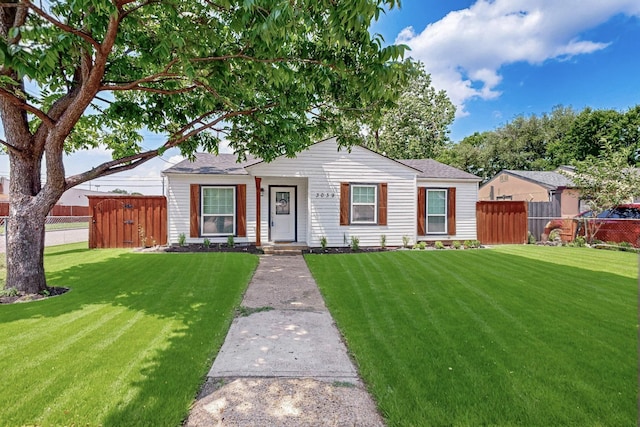 3039 Dutton Dr, Dallas, TX 75211 - view of front of house
