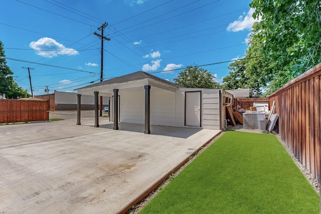 3039 Dutton Dr, Dallas, TX 75211 - view of garage