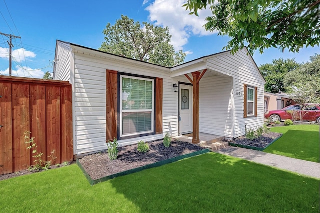 3039 Dutton Dr, Dallas, TX 75211 - view of front of house