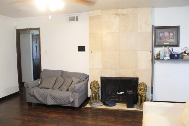 612 Ranier Cir, Garland, TX 75041 - living room with wood finished floors and ceiling fan