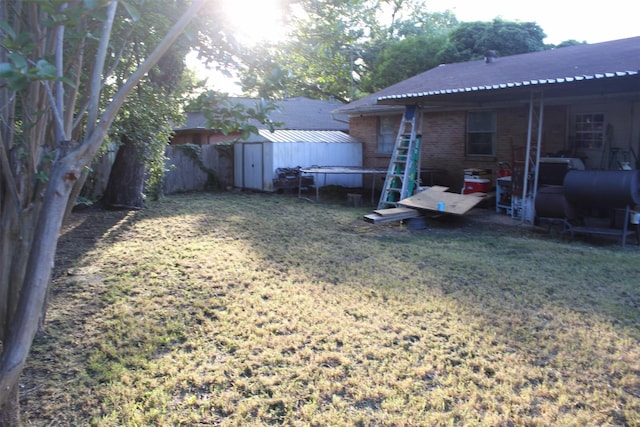 612 Ranier Cir, Garland, TX 75041 - view of yard featuring oil tank