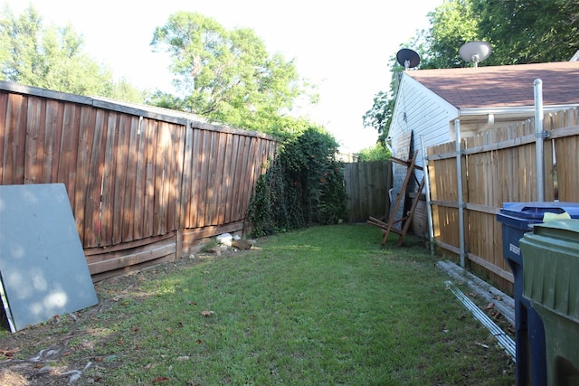 612 Ranier Cir, Garland, TX 75041 - view of yard