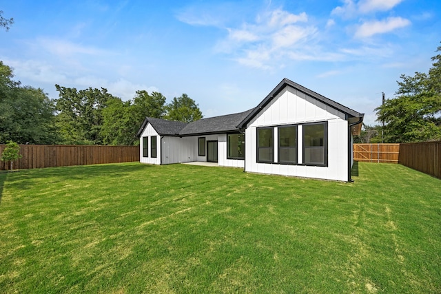 605 Utopia Rd, Tool, TX 75143 - back of property with board and batten siding