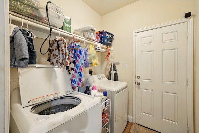 2901 18th St, Fort Worth, TX 76106 - laundry room featuring washing machine and clothes dryer