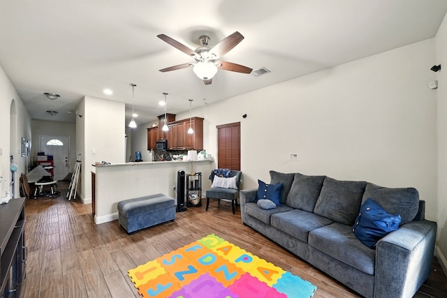 2901 18th St, Fort Worth, TX 76106 - living area with ceiling fan, wood finished floors, and recessed lighting