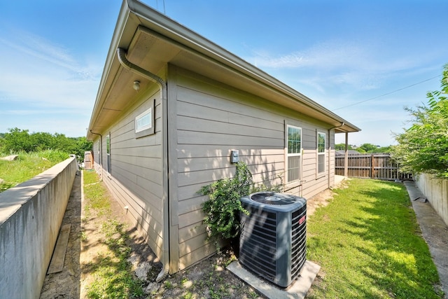 2901 18th St, Fort Worth, TX 76106 - view of side of property with central AC unit