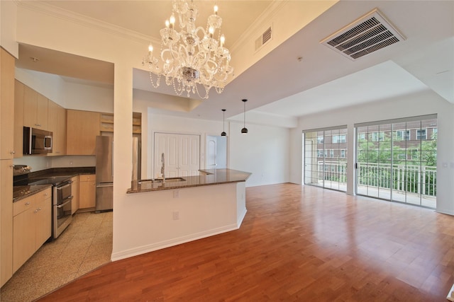 3225 Turtle Creek Blvd Unit 320, Dallas, TX 75219 - unfurnished living room with a sink, light wood-style flooring, a chandelier, ornamental molding, and baseboards