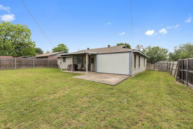 713 Loganwood Dr, Royse City, TX 75189 - back of property with a patio