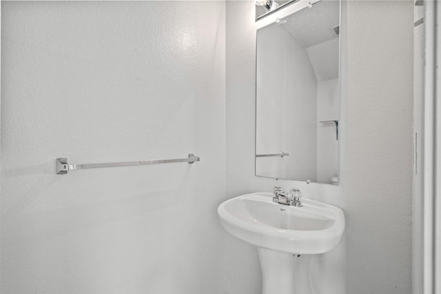 16616 Jasmine Springs Dr, Fort Worth, TX 76247 - bathroom with a sink