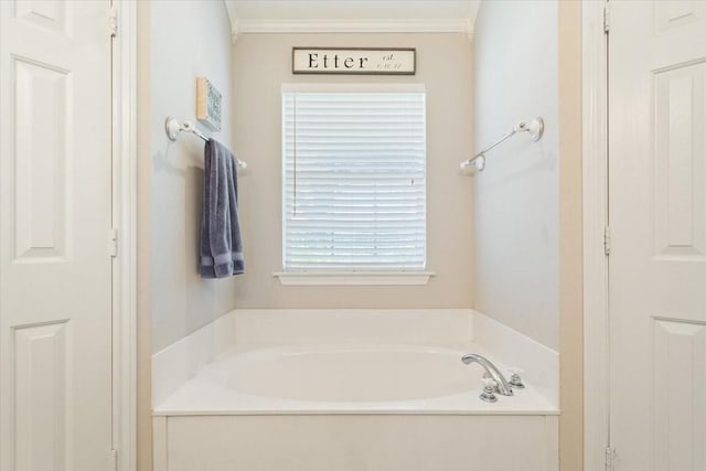713 Tahoe Trl, Hewitt, TX 76643 - bathroom with a bath and ornamental molding
