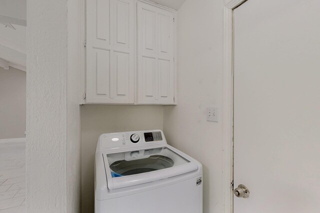 1723 Overbrook Dr, Arlington, TX 76014 - laundry area with washer / dryer