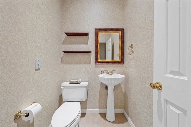 146 Shady Trl, Waco, TX 76657 - half bathroom with toilet and wallpapered walls