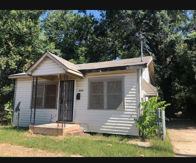 4302 Illinois Ave, Shreveport, LA 71109 - view of bungalow